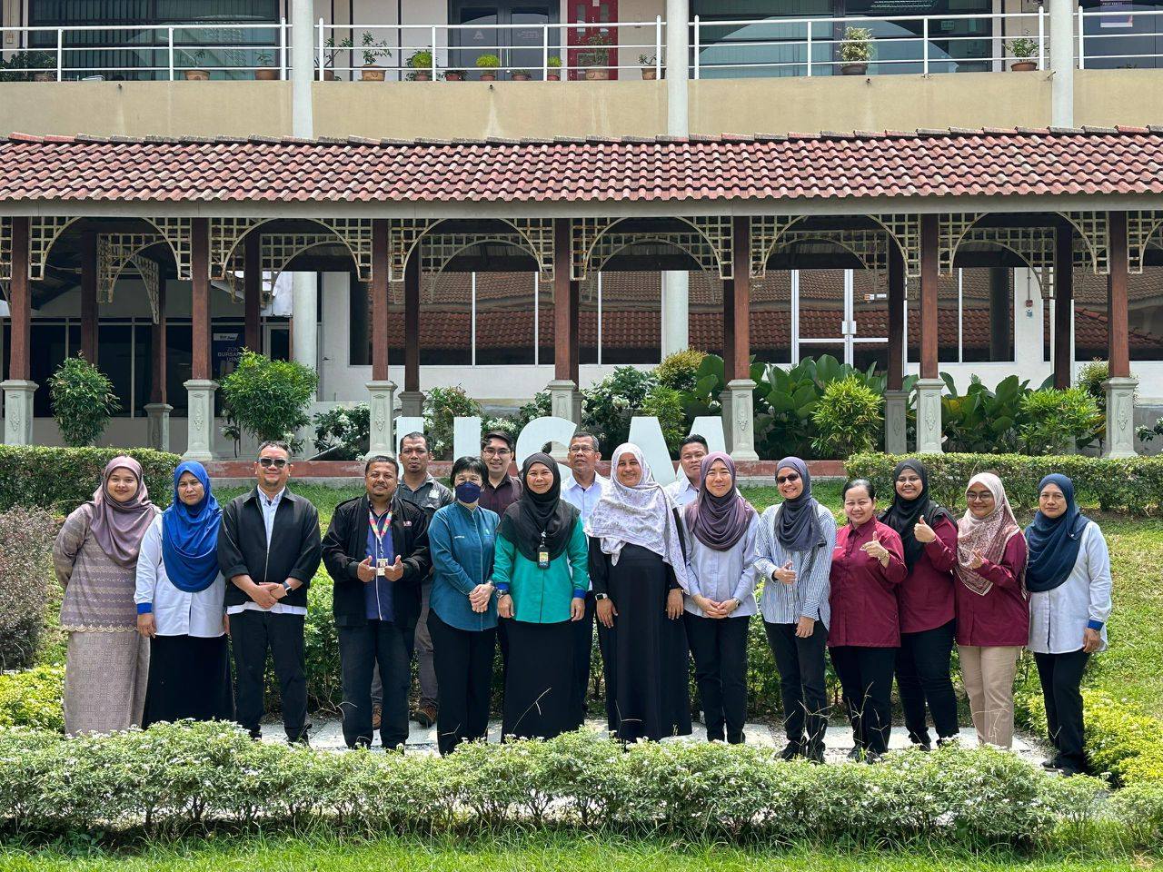 LAWATAN PENANDA ARAS KE BAHAGIAN JARINGAN INDUSTRI &amp; MASYARAKAT UNIVERSITI SAINS MALAYSIA (BJIM USM)